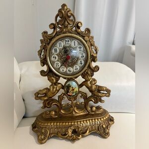 Vintage Mod Dep Gold Cherub Clock Made in Italy Italian Regency Mantle Clock